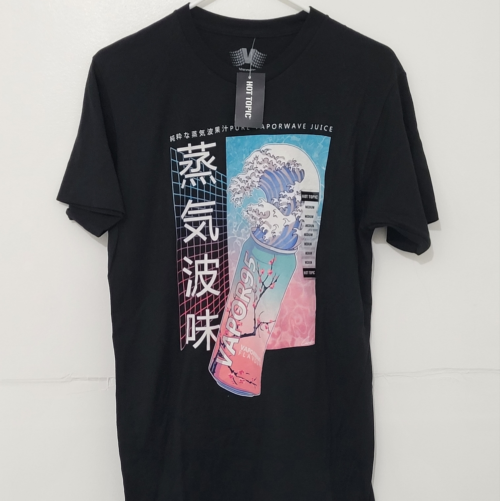 Hot Topic Vapor95 Unisex Medium Pure Juice Graphic Tee!